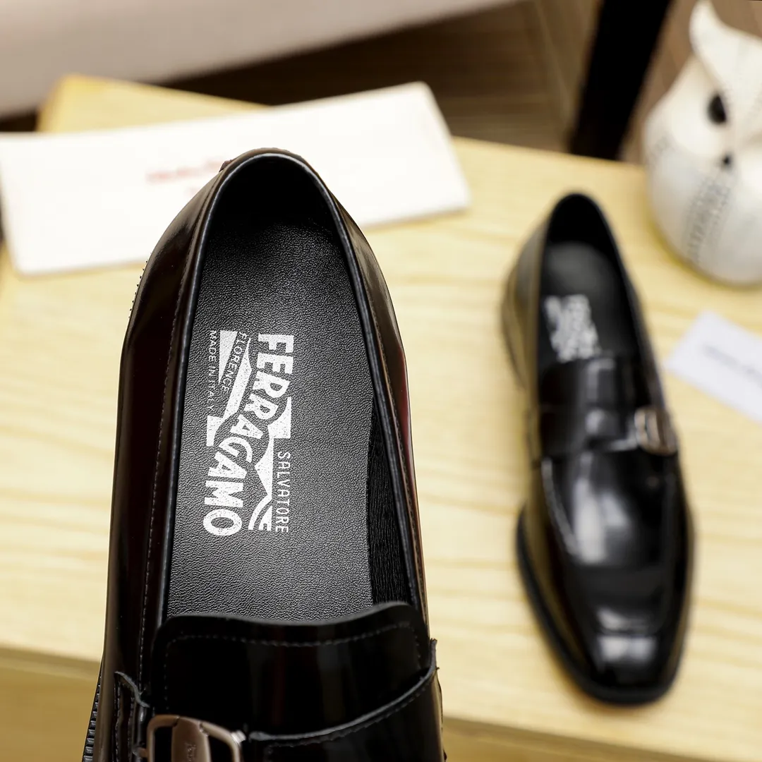 Factory price 420 🔥Ferragamo's new men's casual slip-on shoes🇨🇳Official website original 1:1 mold opening, original quality💯Fine workmanship, high-end luxury☘The upper is made of imported Italian first-layer cowhide🌴🐑leather lining🍓Rubber wear-resistant and non-slip outsole, breathable and comfortable to wear🍍The first choice for high-end men🍉Black, size 38-45